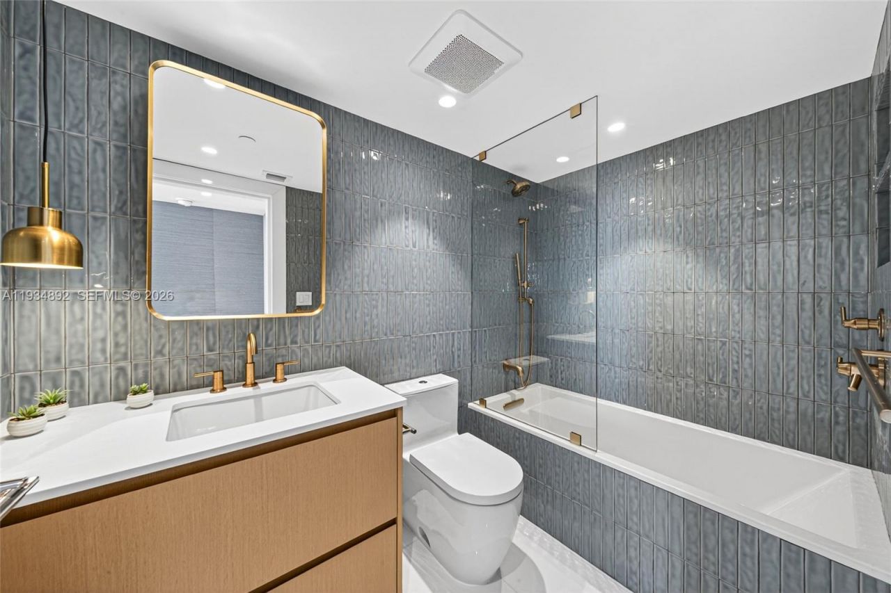 400 S Pointe Dr, Unit 1501, Miami Beach, FL 33139 Photo