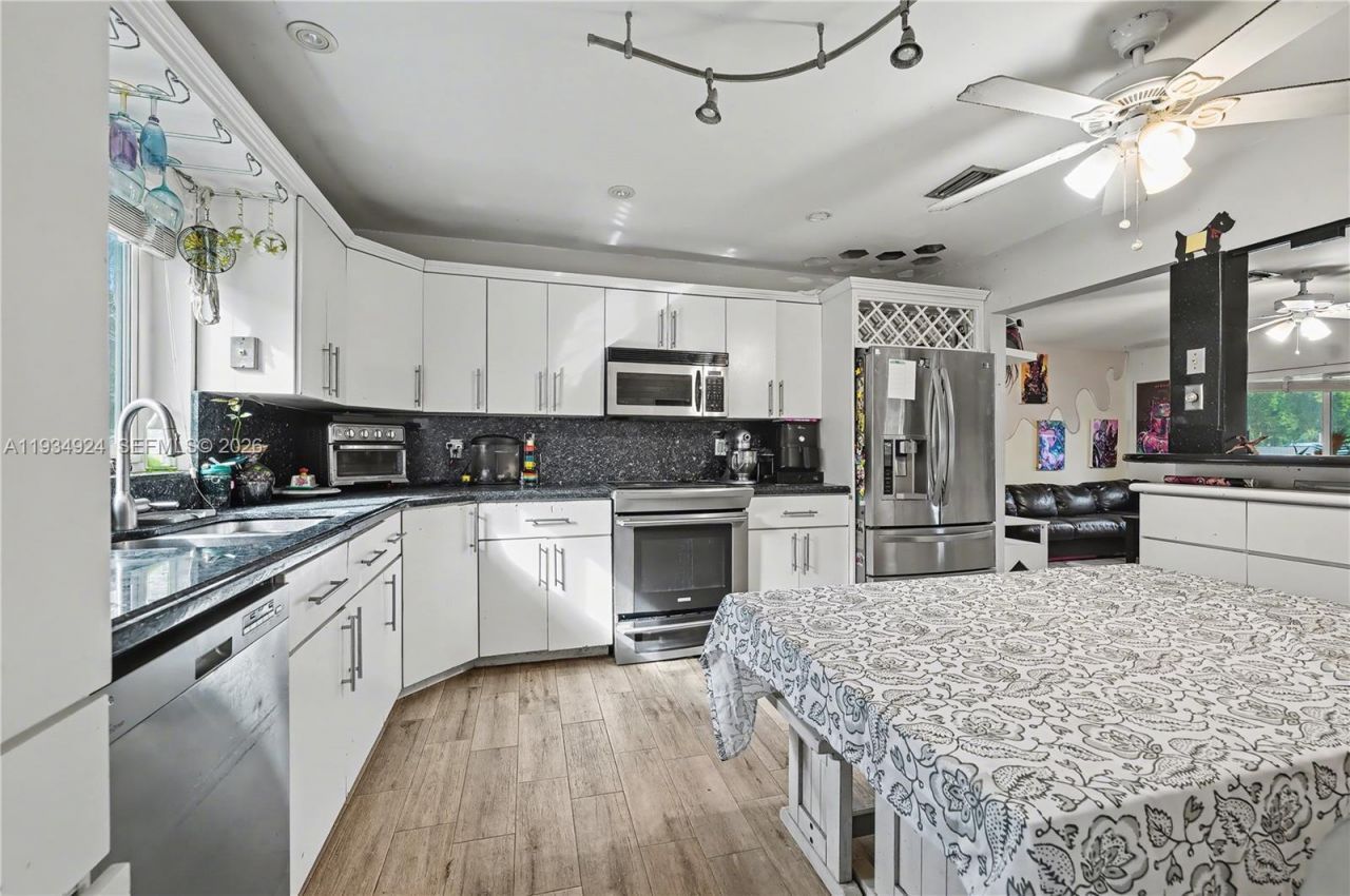 2864 SW 16th St, Fort Lauderdale, FL 33312 Photo