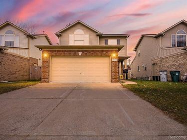 1730 E Woodruff Avenue, Hazel Park, MI 48030