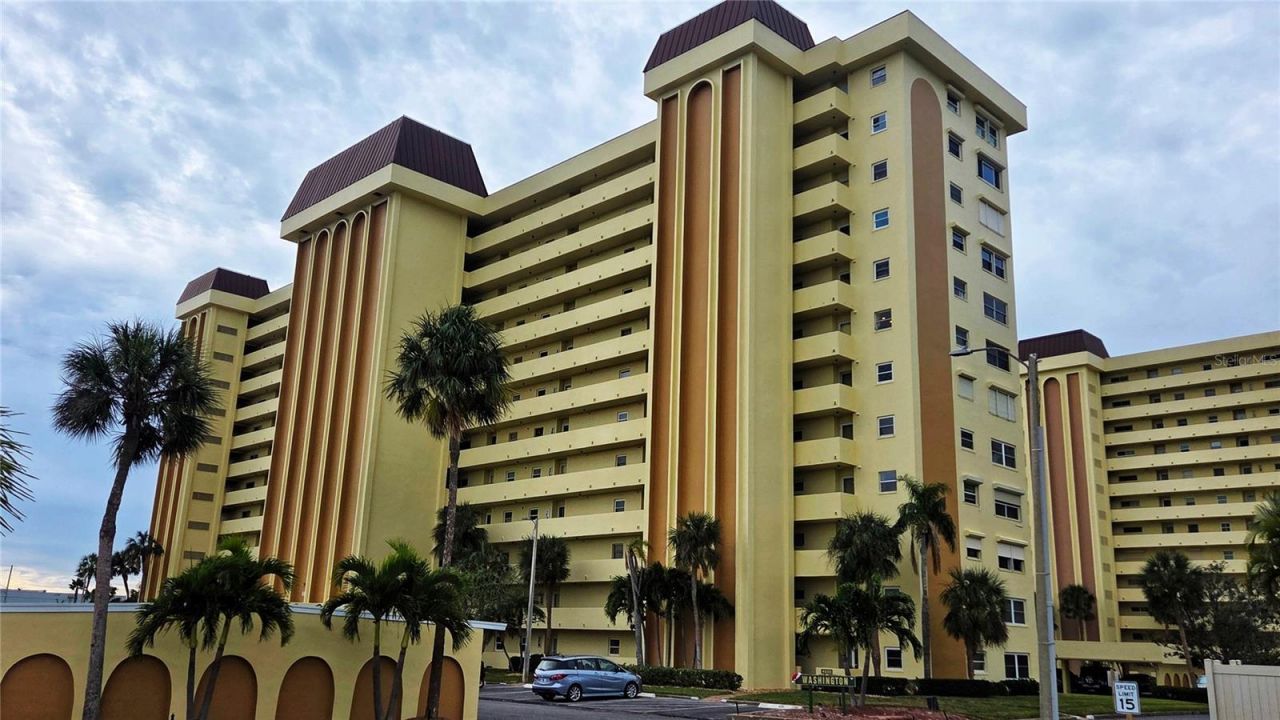 4550 Cove Circle, Unit 406, Saint Petersburg, FL 33708 Main Photo