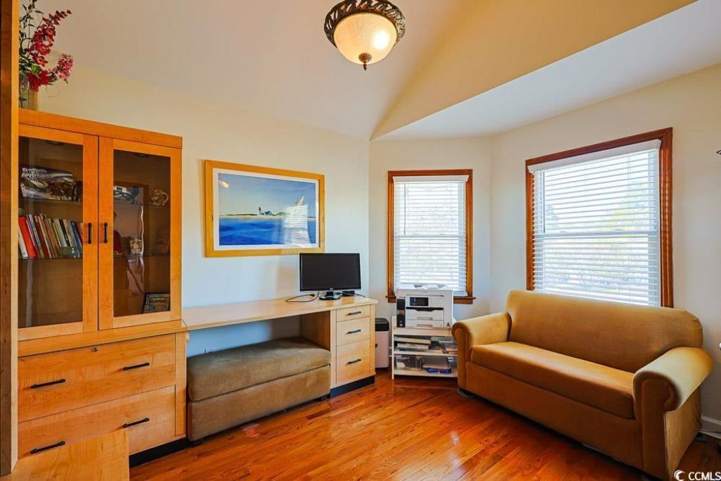 221 Lander Dr. Photo 14