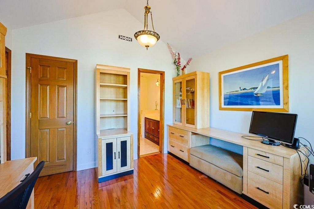 221 Lander Dr. Photo 15