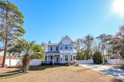 221 Lander Dr. photo 4