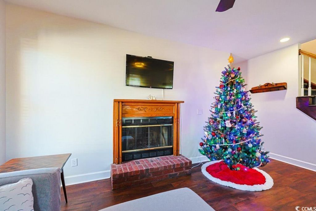 221 Lander Dr. Photo 4