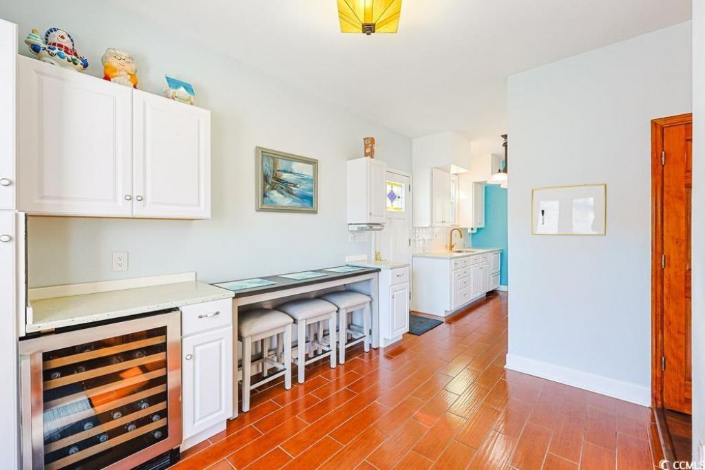 221 Lander Dr. Photo 6