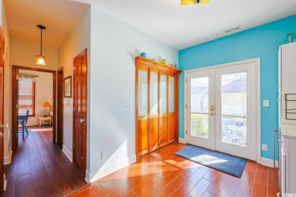 221 Lander Dr. Photo 7