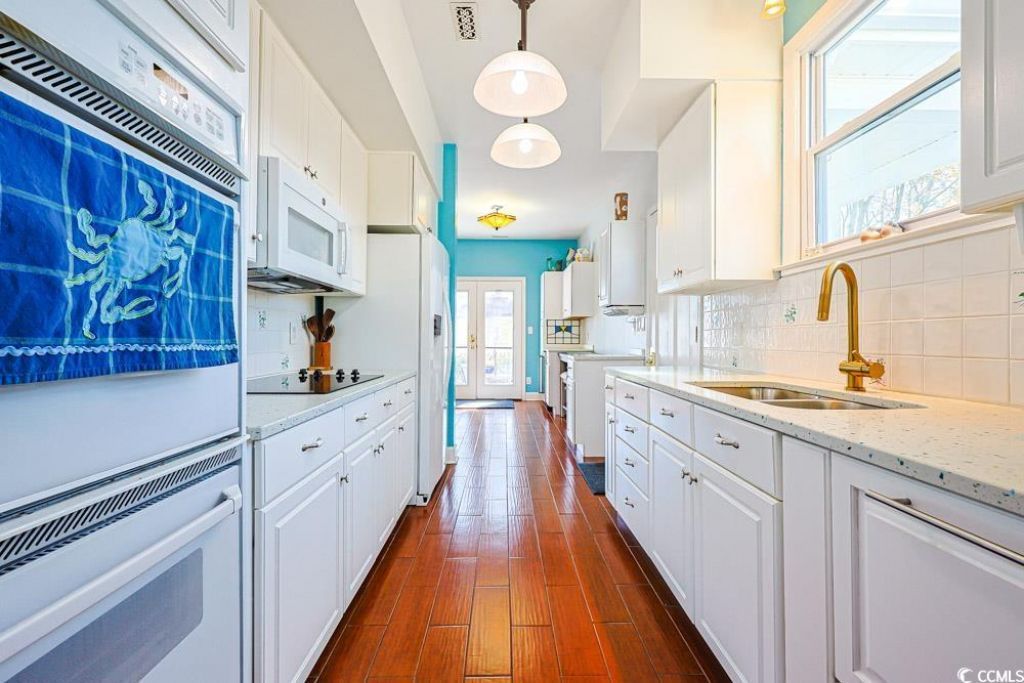 221 Lander Dr. Photo 8