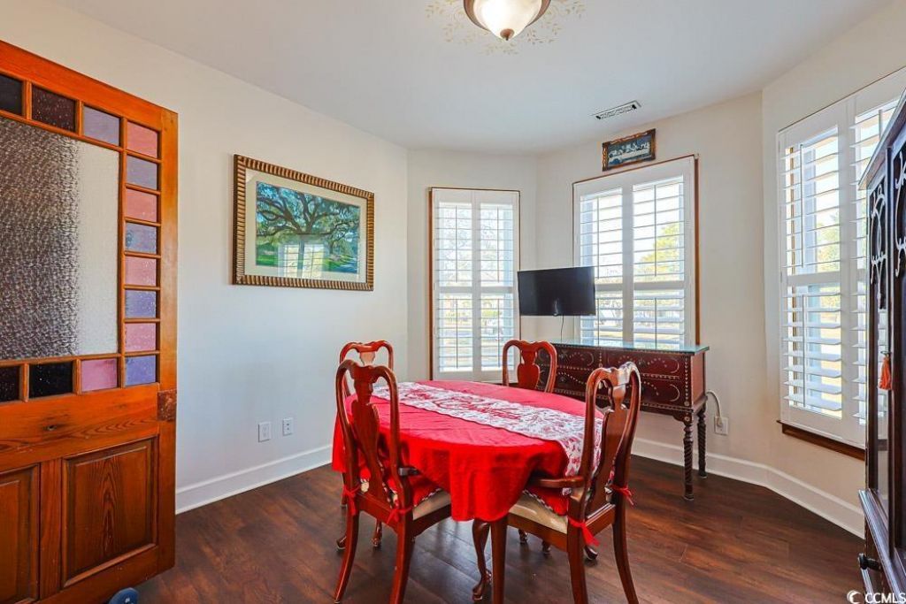 221 Lander Dr. Photo 9