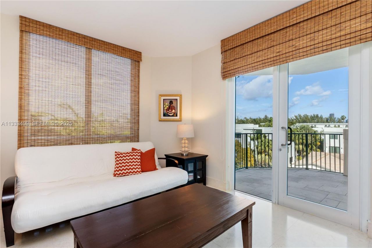 1660 W Glencoe St , Unit 302, Coconut Grove, FL 33133 Photo