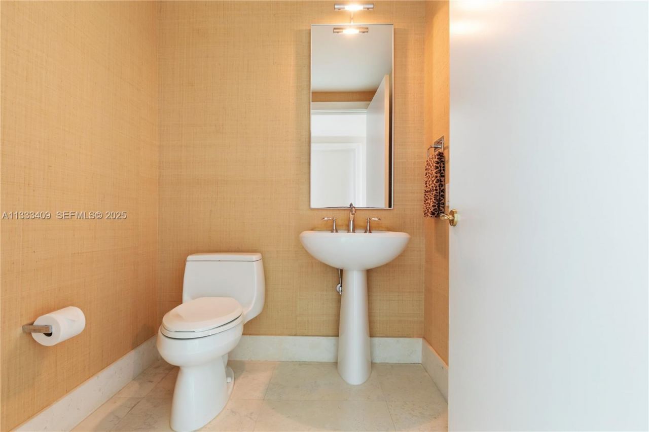 1660 W Glencoe St , Unit 302, Coconut Grove, FL 33133 Photo