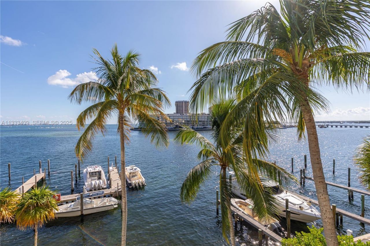 1660 W Glencoe St , Unit 302, Coconut Grove, FL 33133 Photo