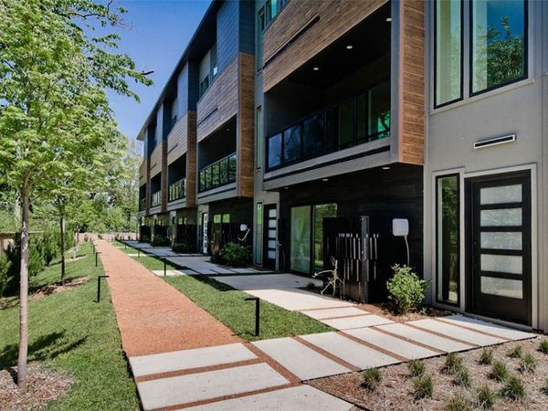 210 NW 9th Street, Bentonville, AR 72712