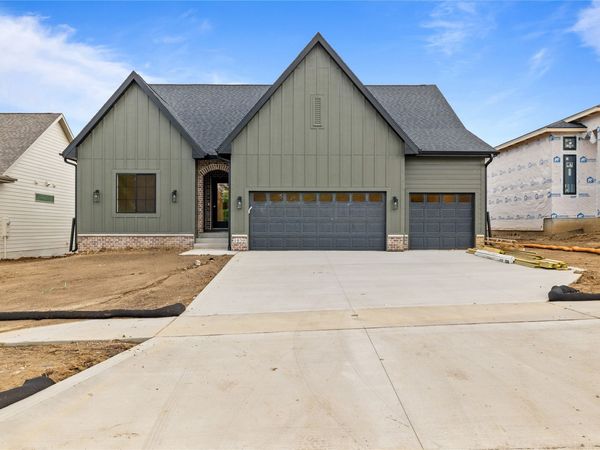 1939 E Autumn Trail Circle, Polk City, IA 50226