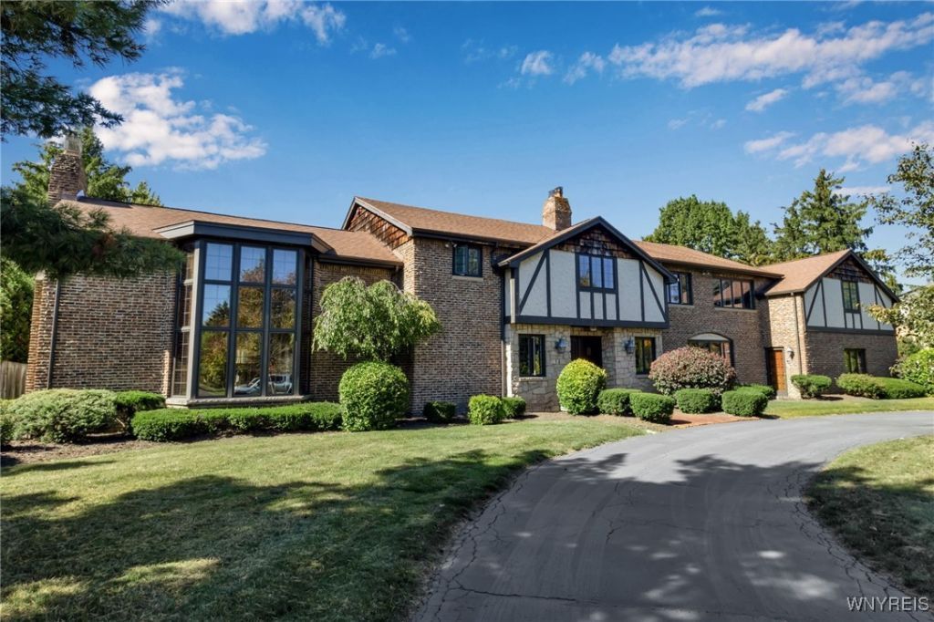 40 Waterford Park, Buffalo, NY 14221 Main Photo