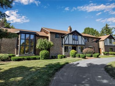 40 Waterford Park, Buffalo, NY 14221