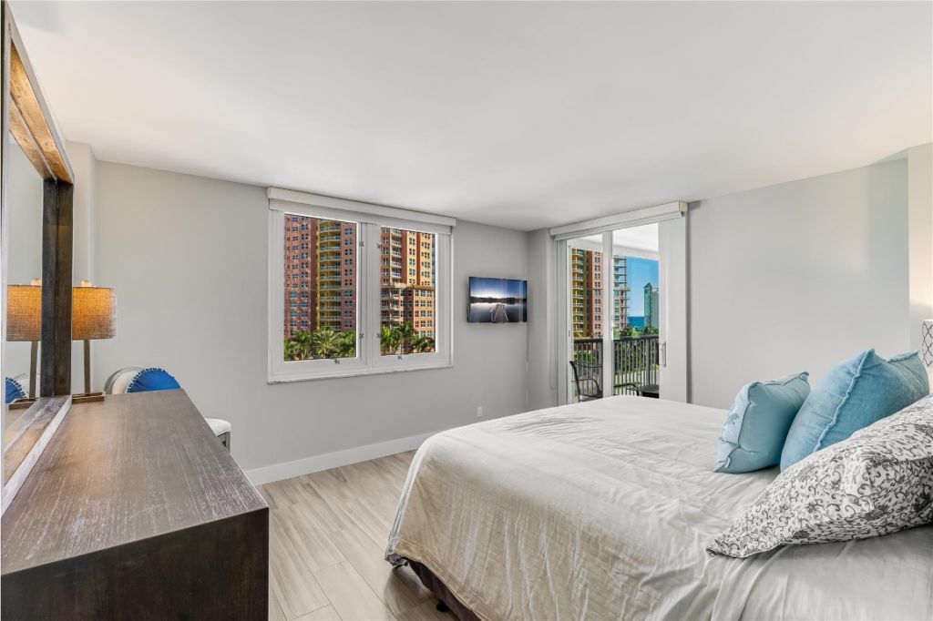 2200 NE 33rd Avenue, Unit 8G, Fort Lauderdale, FL 33305 Photo