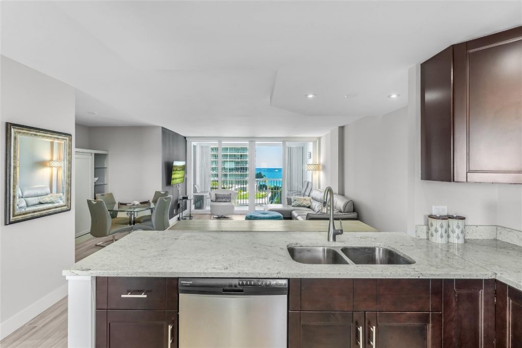 2200 NE 33rd Avenue, Unit 8G, Fort Lauderdale, FL 33305 Photo