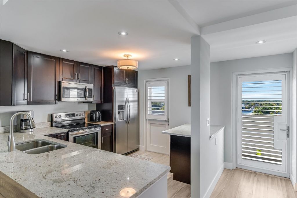 2200 NE 33rd Avenue, Unit 8G, Fort Lauderdale, FL 33305 Photo