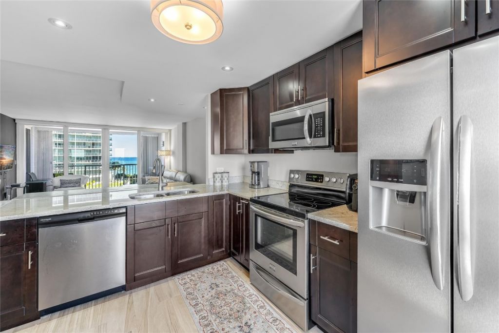 2200 NE 33rd Avenue, Unit 8G, Fort Lauderdale, FL 33305 Photo