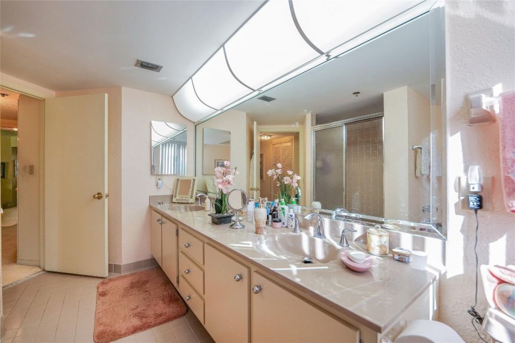 7200 Radice Court, Unit 203, Lauderhill, FL 33319 Photo