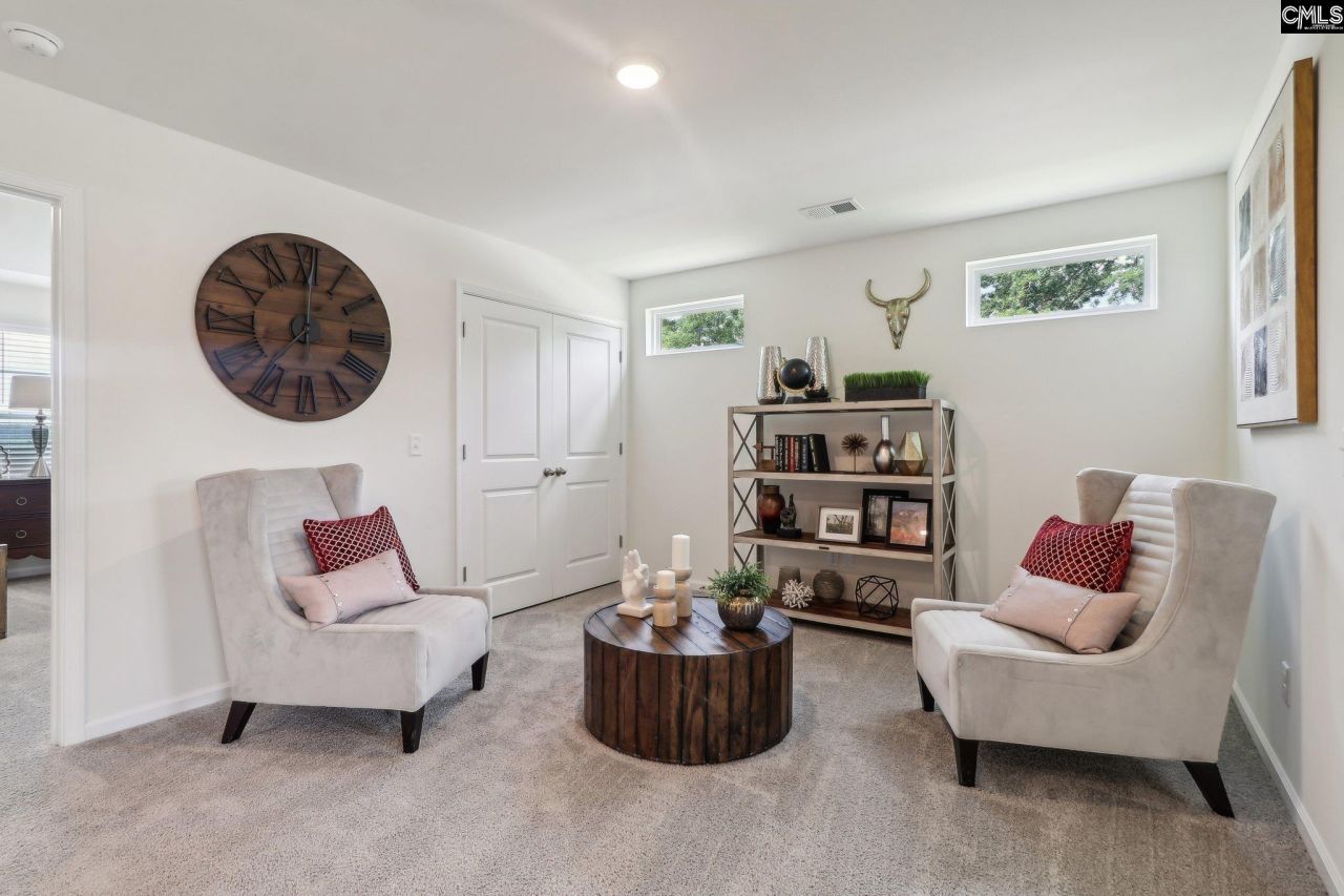 578 Griffon Drive Photo 24