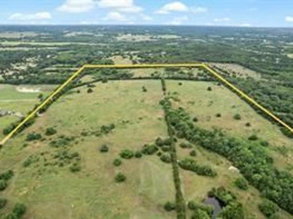 207 Possom Trot Hollow Road, Whitewright, TX 75491