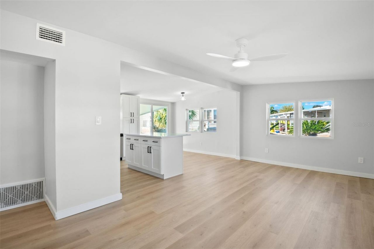 6823 Mount Pleasant Road Ne, Unit 37, Saint Petersburg, FL 33702 Photo