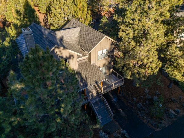 19672 Winter Wren Loop, Bend, OR 97702