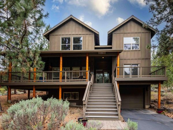 19672 Winter Wren Loop, Bend, OR 97702