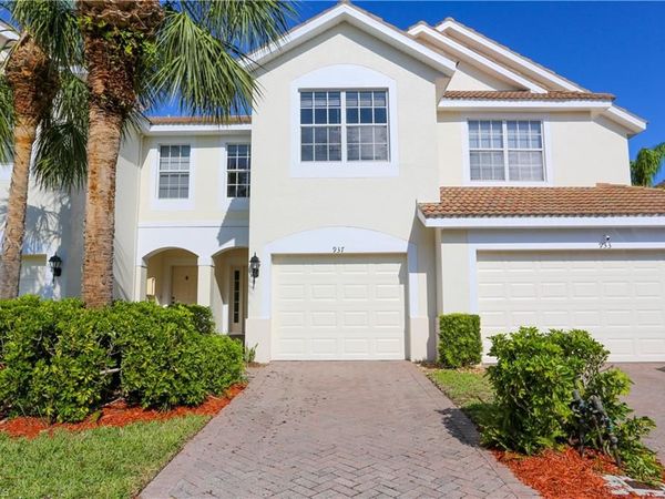 937 Hampton CIR, NAPLES, FL 34105