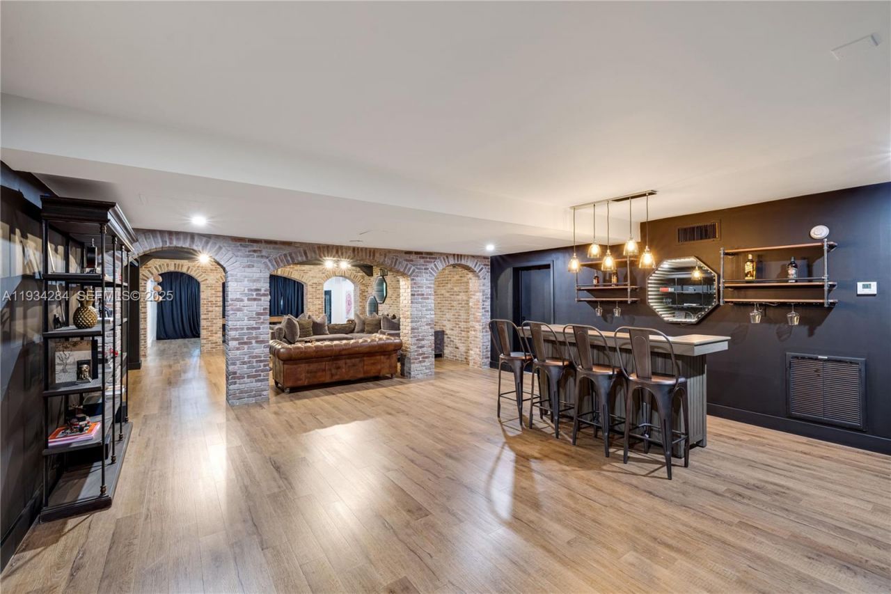 8000 Los Pinos Blvd, Coral Gables, FL 33143 Photo