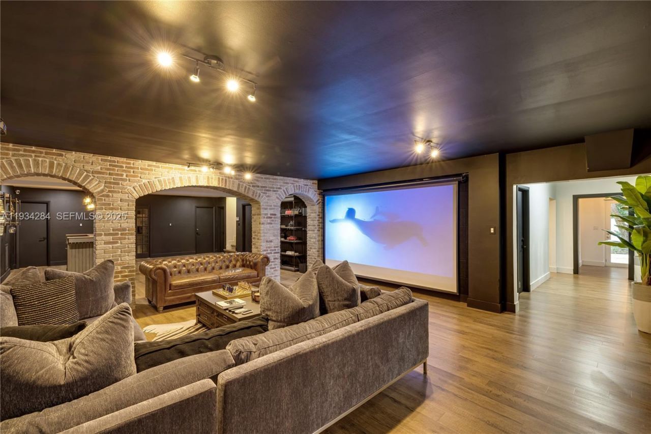 8000 Los Pinos Blvd, Coral Gables, FL 33143 Photo