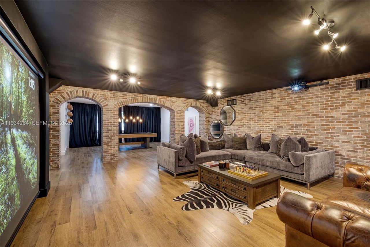 8000 Los Pinos Blvd, Coral Gables, FL 33143 Photo