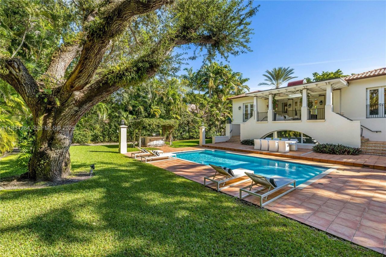 8000 Los Pinos Blvd, Coral Gables, FL 33143 Photo