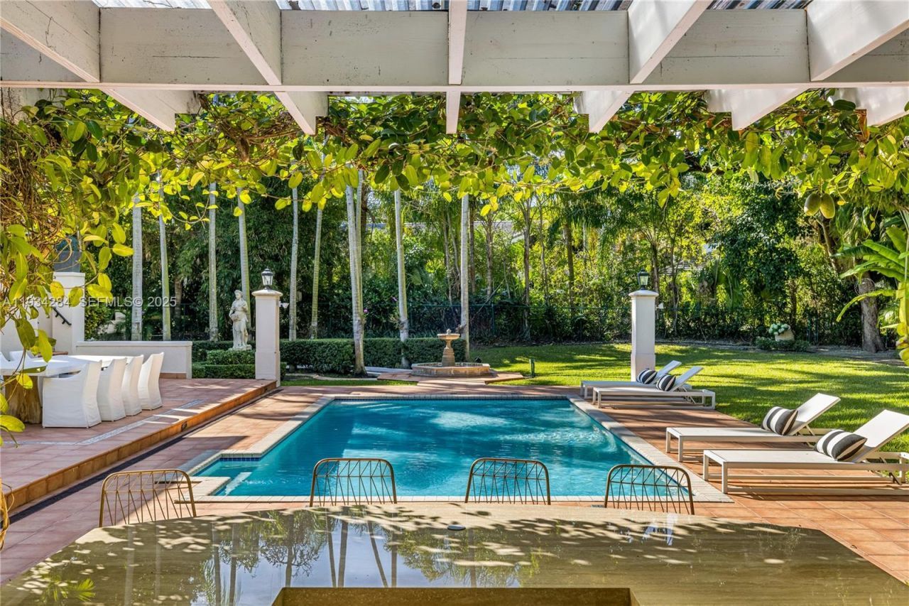 8000 Los Pinos Blvd, Coral Gables, FL 33143 Photo