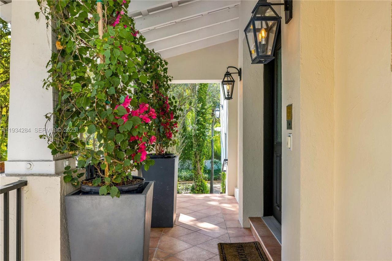 8000 Los Pinos Blvd, Coral Gables, FL 33143 Photo