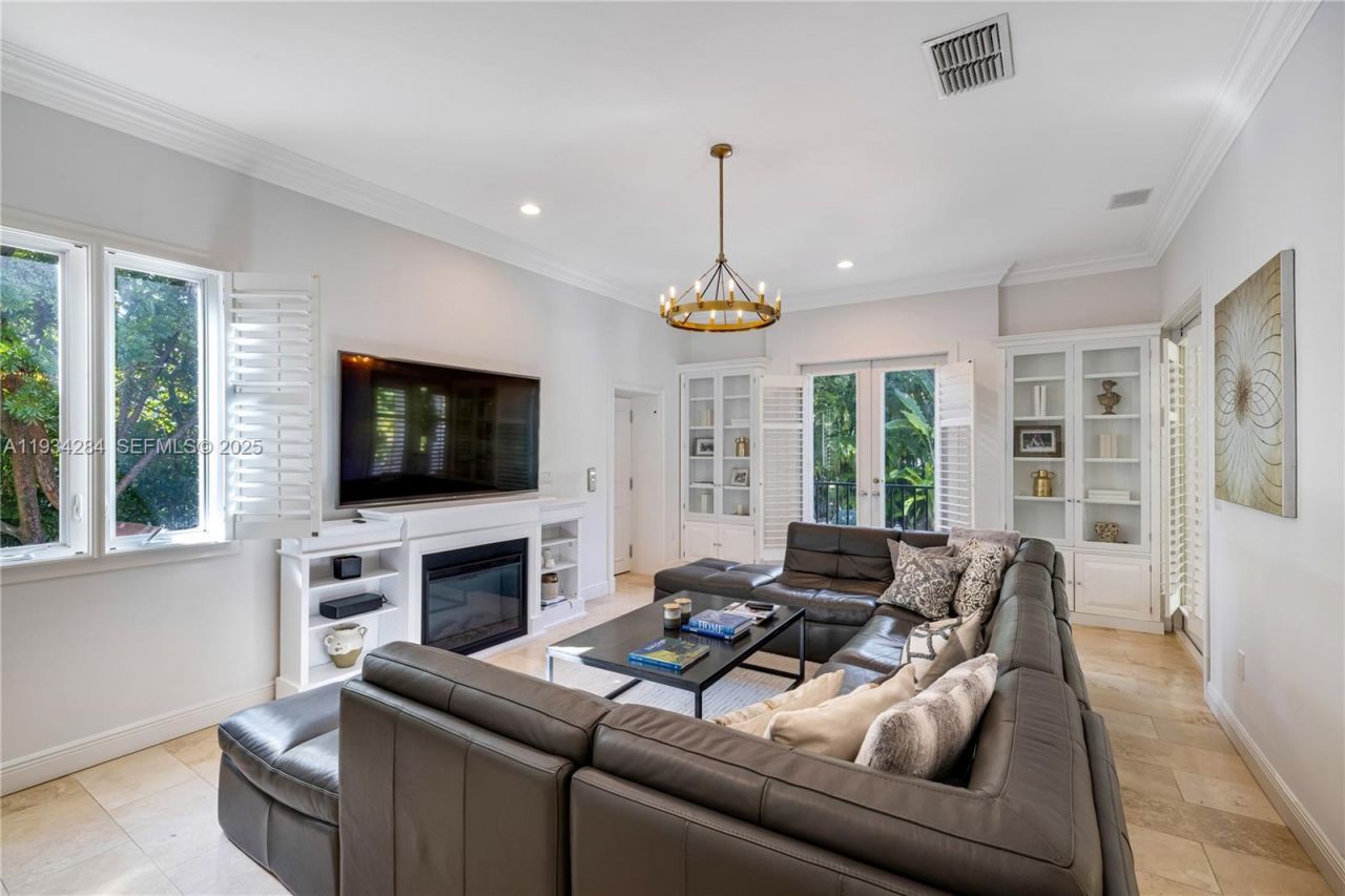 8000 Los Pinos Blvd, Coral Gables, FL 33143 Photo