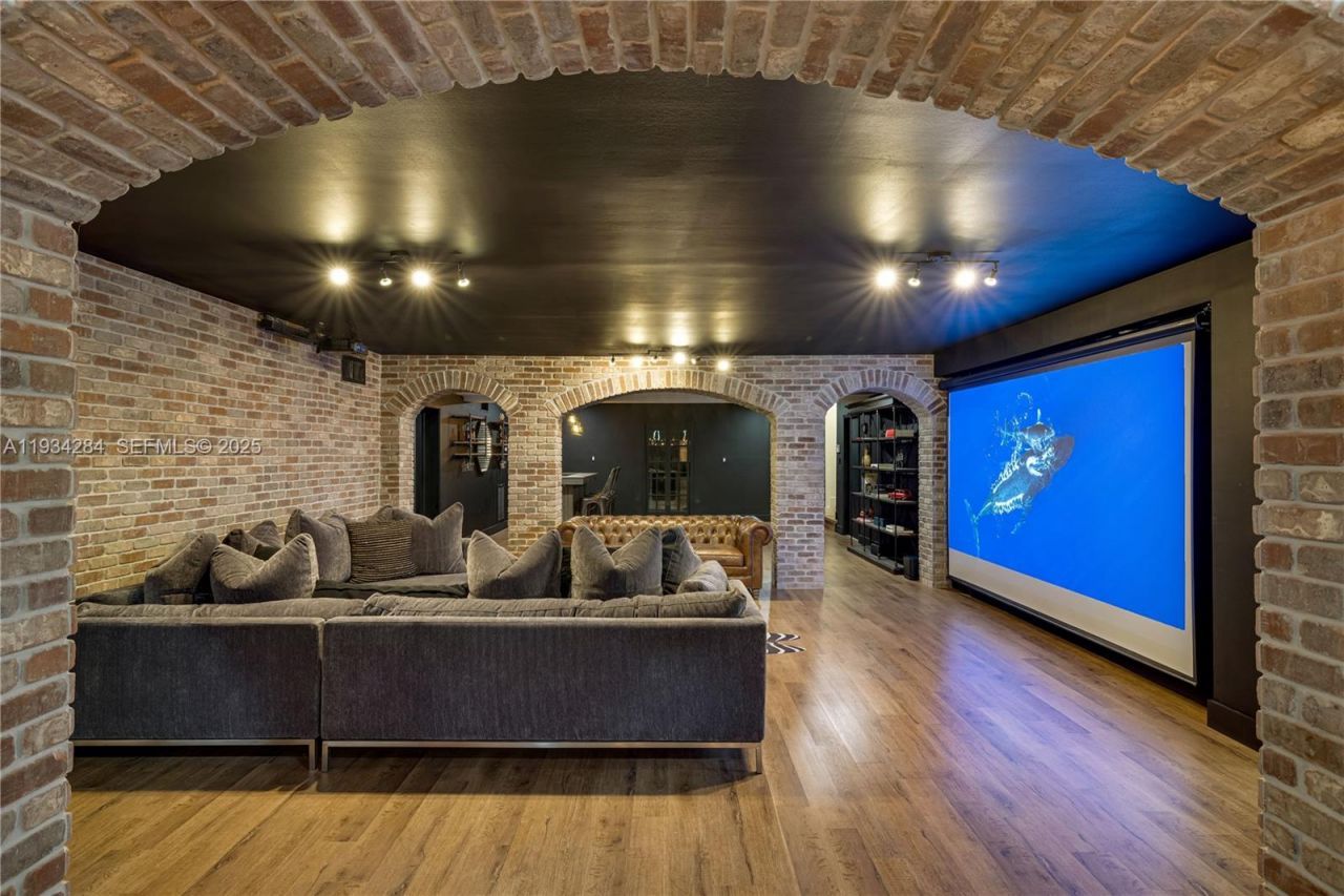 8000 Los Pinos Blvd, Coral Gables, FL 33143 Photo