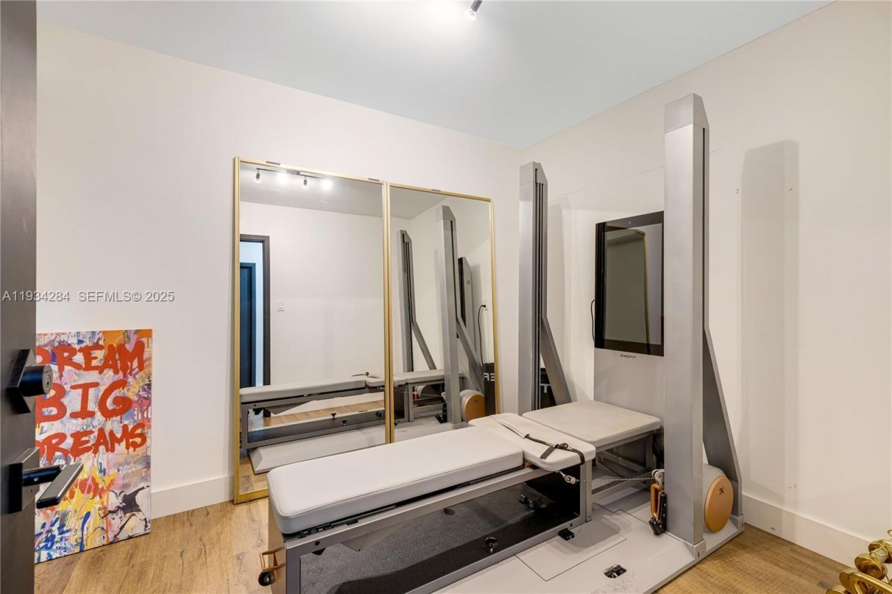 8000 Los Pinos Blvd, Coral Gables, FL 33143 Photo