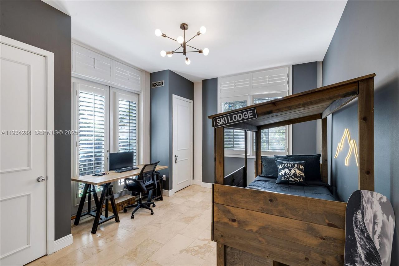 8000 Los Pinos Blvd, Coral Gables, FL 33143 Photo