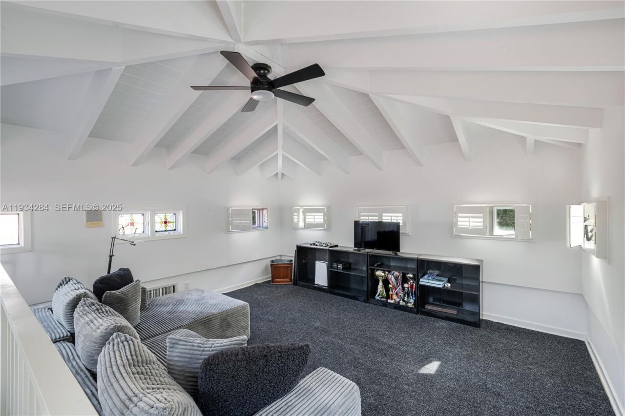 8000 Los Pinos Blvd, Coral Gables, FL 33143 Photo