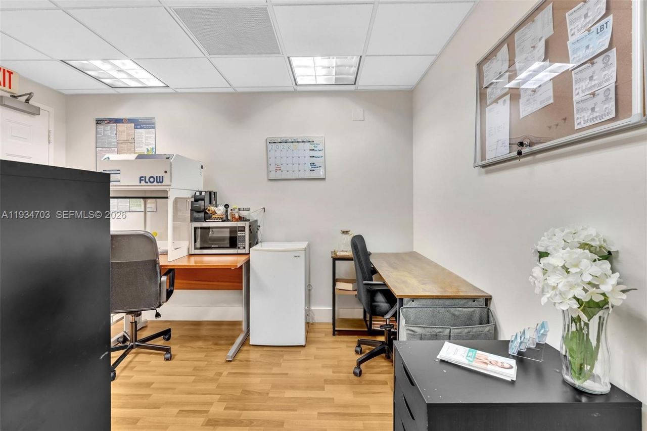 2030 S Douglas Rd, Unit 216, Coral Gables, FL 33134 Photo