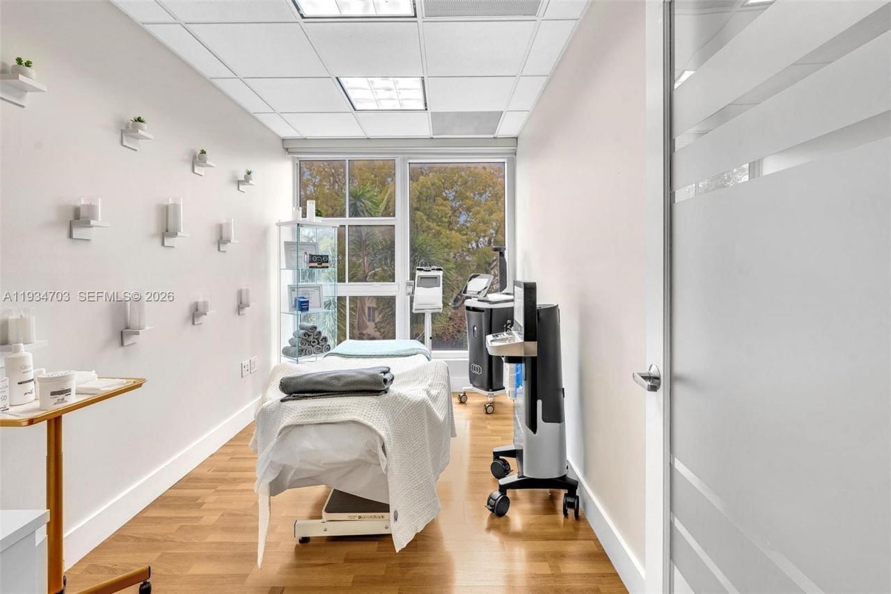 2030 S Douglas Rd, Unit 216, Coral Gables, FL 33134 Photo