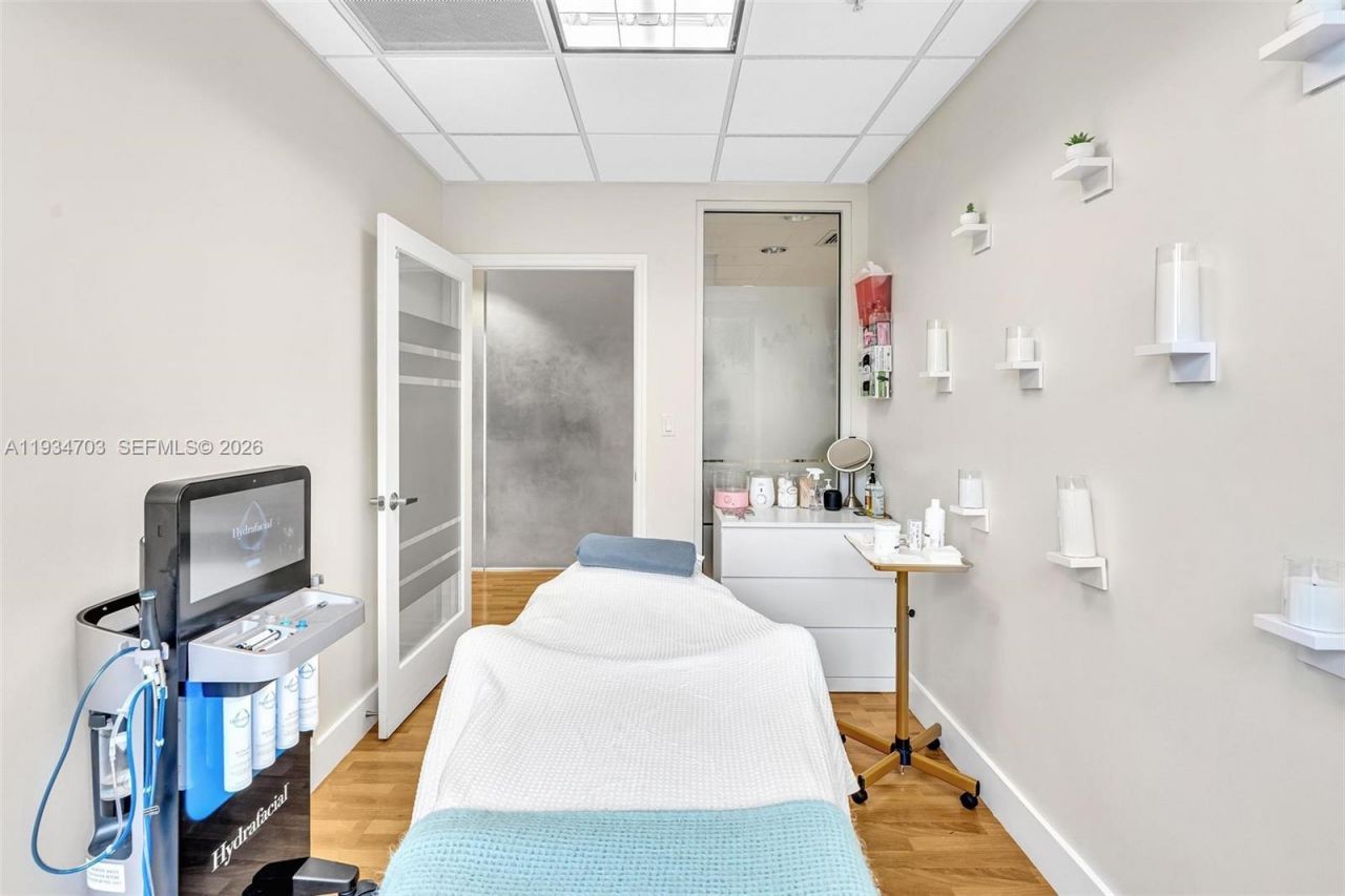 2030 S Douglas Rd, Unit 216, Coral Gables, FL 33134 Photo