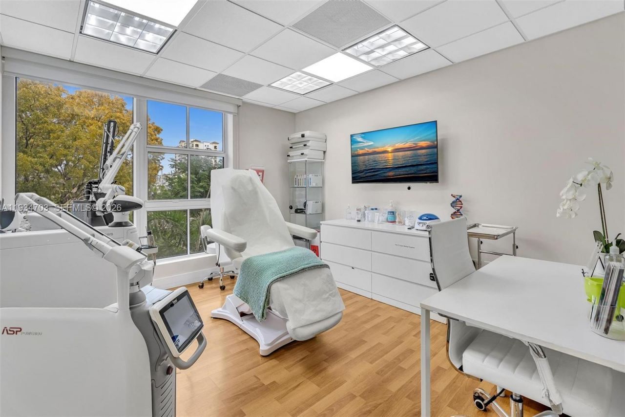 2030 S Douglas Rd, Unit 216, Coral Gables, FL 33134 Photo