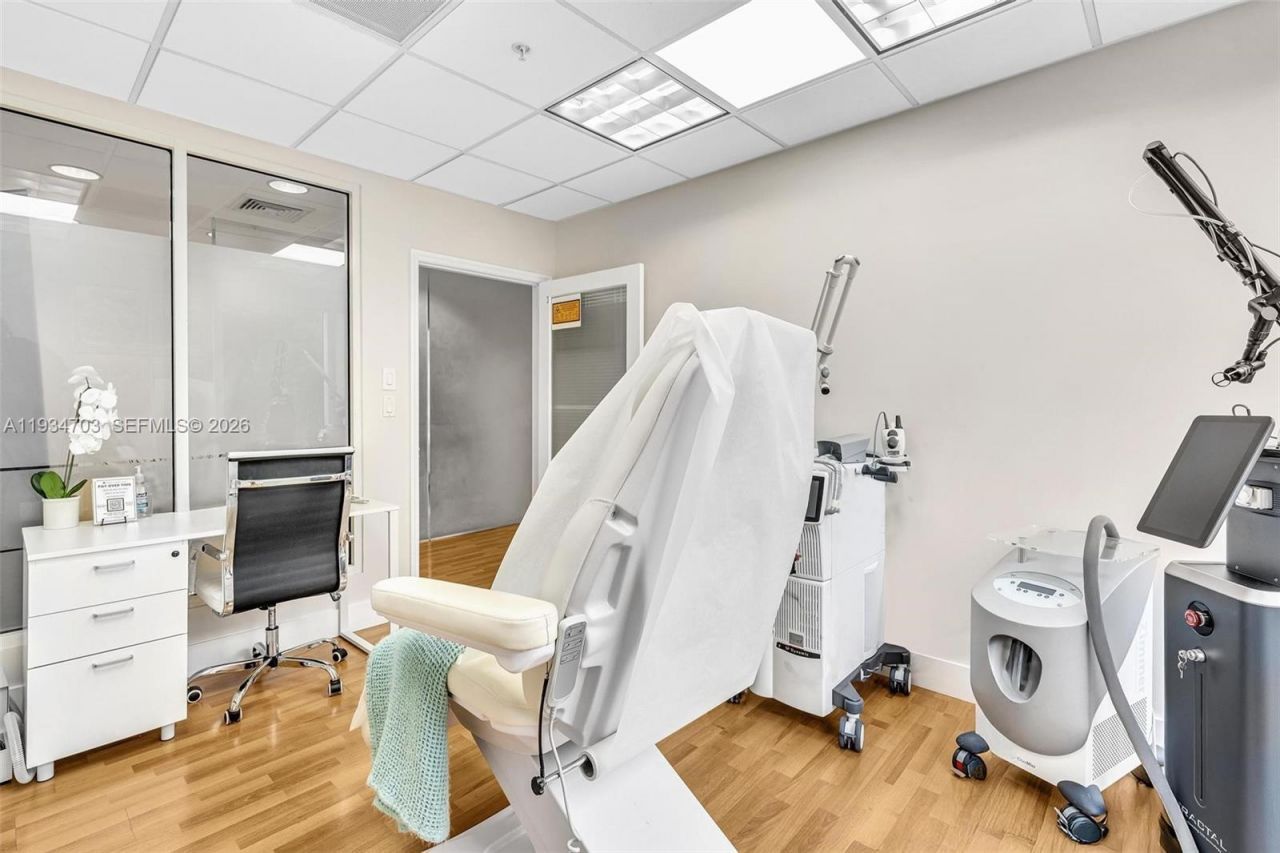 2030 S Douglas Rd, Unit 216, Coral Gables, FL 33134 Photo