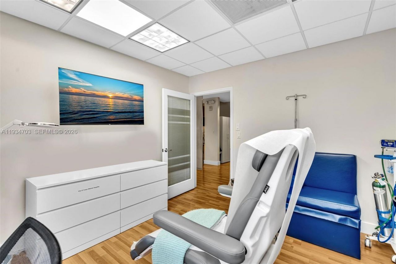 2030 S Douglas Rd, Unit 216, Coral Gables, FL 33134 Photo