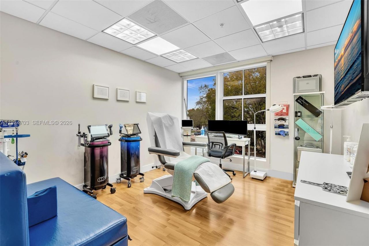 2030 S Douglas Rd, Unit 216, Coral Gables, FL 33134 Photo