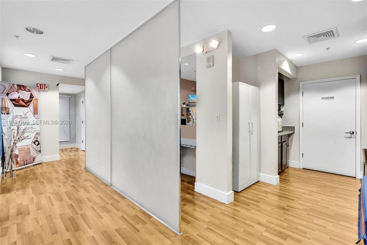 2030 S Douglas Rd, Unit 216, Coral Gables, FL 33134 Photo