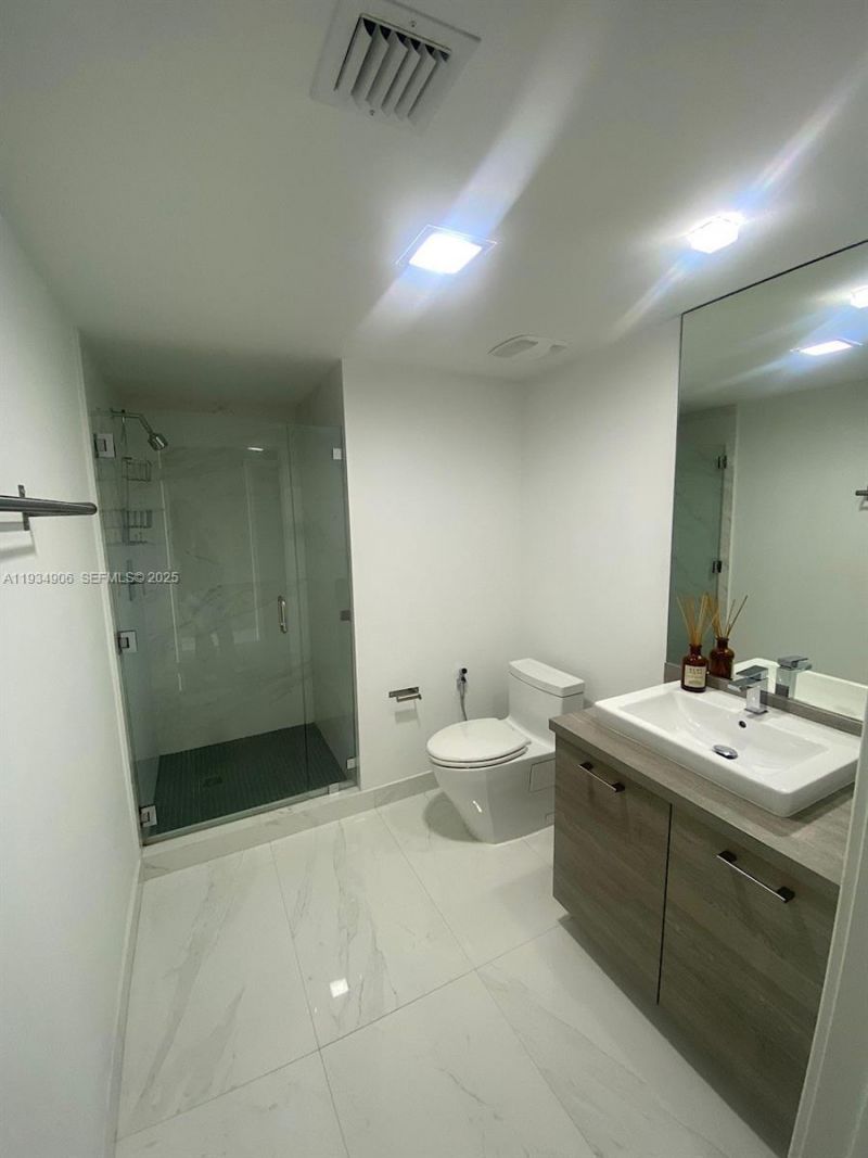 400 Sunny Isles Blvd, Unit 1616, Sunny Isles Beach, FL 33160 Photo